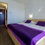 Slaven ホテル セルツェ