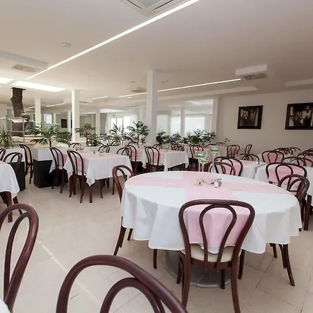 Hotel Slaven 3*
