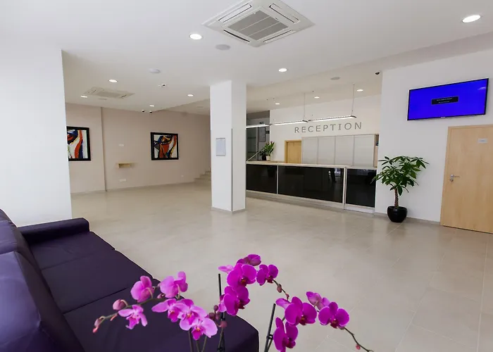 斯拉温酒店 酒店