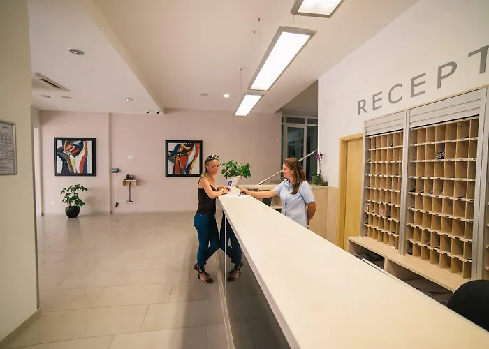 斯拉温酒店 塞尔瑟